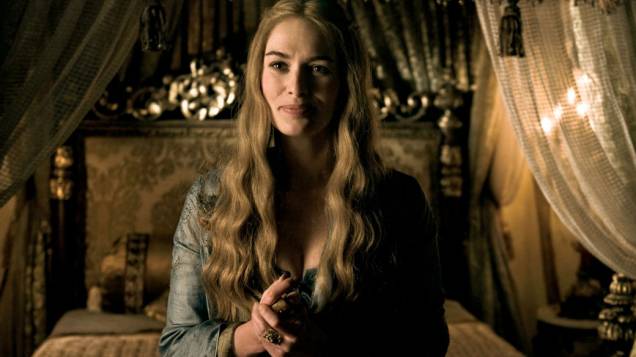 Cersei Lannister (Lena Headey, 300) é a maquiavélica e bela esposa de Robert Baratheon. Calculista, Cersei não mede esforços para se manter no poder