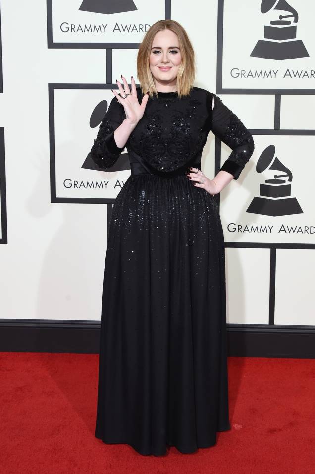 Adele no tapete vermelho do Grammy 2016