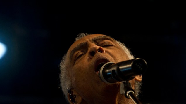 Apresentação de Gilberto Gil no encerramento da Virada Cultural 2012, em São Paulo