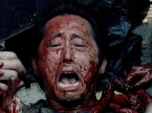 Glenn (Steven Yeun) na cena que abalou os fãs de ‘The Walking Dead’ na sexta temporada
