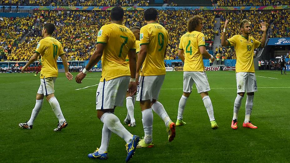 Neymar comemora o segundo gol contra a Itália, pela Copa das Confederações, em Salvador