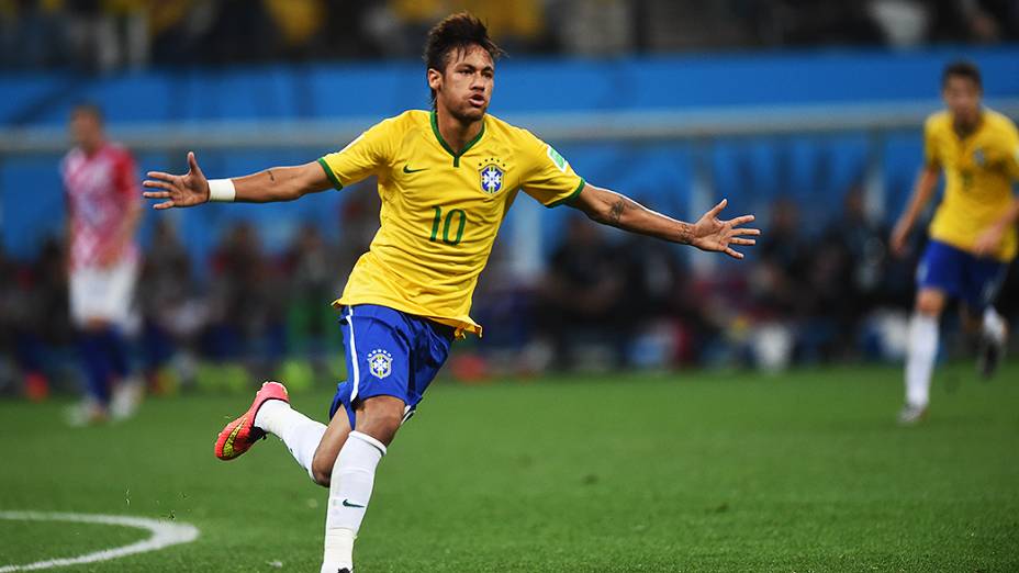 Neymar comemora gol contra Camarões no Mané Garrincha, em Salvador