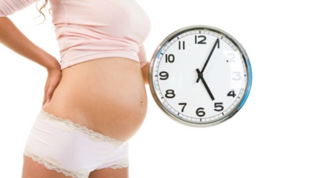 Cada vez mais mulheres estão correndo contra o relógio biológico e decidindo engravidar mais tarde. As técnicas de fertilização e agora o congelamento de óvulos aparecem como um meio de tornar esse processo mais simples e possível