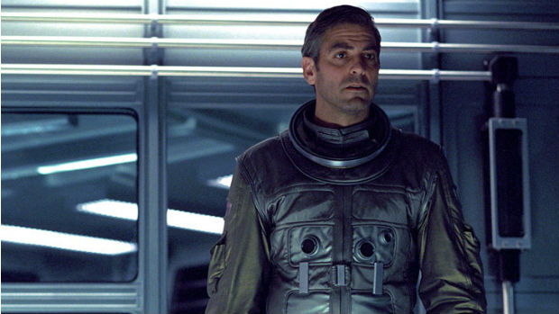 O ator George Clooney em cena do filme Gravity, de Afonso Cuarón