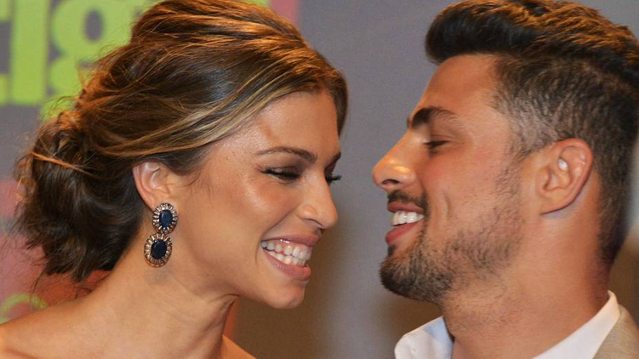 Grazi Massafera e Cauã Reymond na Cerimônia do "7º Prêmio Contigo! de Cinema", no espaço Tom Jobim, no Jardim Botânico