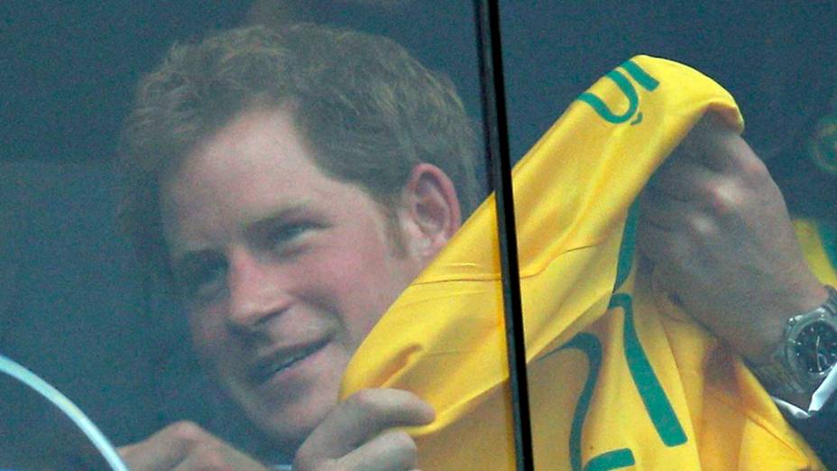Harry assiste jogo da seleção em Brasília