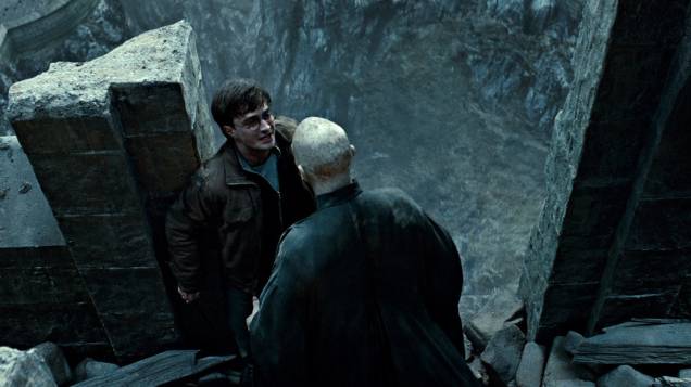 Harry e Voldemort durante cena do filme <em>Harry Potter e as Relíquias da Morte: Parte 2</em>
