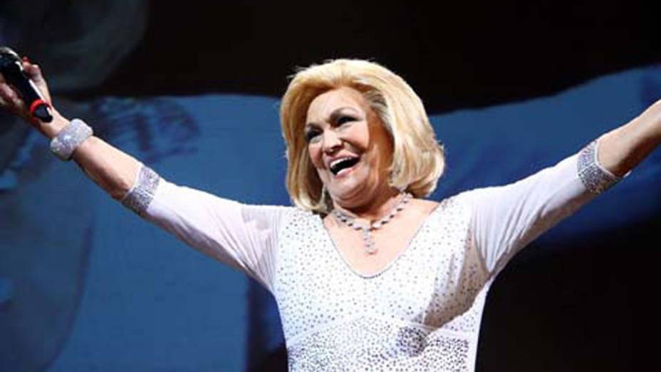 A apresentadora Hebe Camargo homenageada da noite no Prêmio Claudia 2011