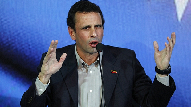 Henrique Capriles desafia Nicolás Maduro: 'Não vou deixar o caminho livre para você, companheiro'