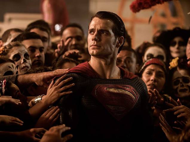 Henry Cavill como Superman em Batman vs. Superman - A Origem da Justiça