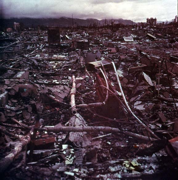 Muitos historiadores acreditam que o bombardeamento do Japão trouxe o fim da Segunda Guerra Mundial. A rendição do país foi assinada menos de um mês depois, em 2 de setembro de 1945