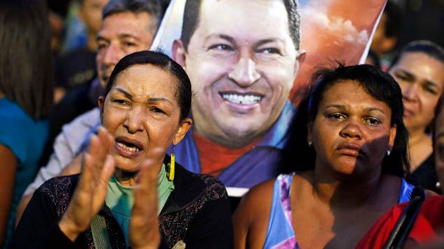 Clima de tristeza na Venezuela após anúncio da morte de Hugo Chávez