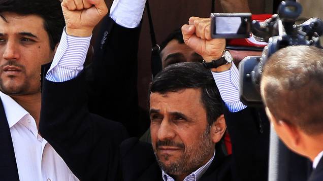 Presidente do Irã, Mahmud Ahmadineyad chega a Venezuela para velório de Hugo Chavez