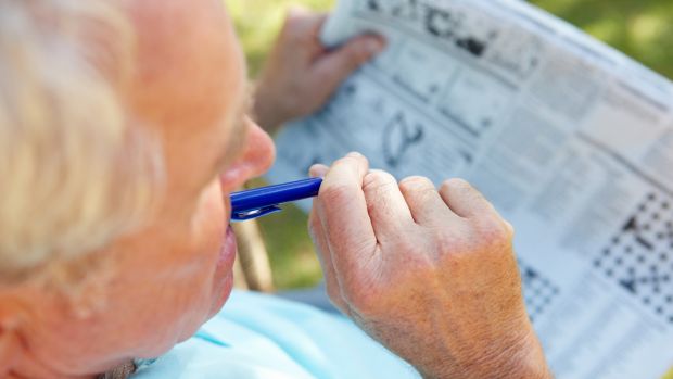O Alzheimer é causado pelo depósito de placas de proteínas beta-amiloides e tau no cérebro