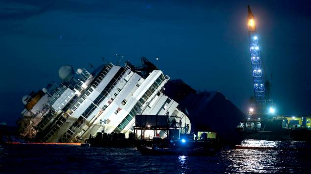 Operação para desencalhar o cruzeiro Costa Concordia vai durar a noite inteira, segundo Franco Gabrielli, da Defesa Civil Operação para desencalhar o cruzeiro Costa Concordia vai durar a noite inteira, segundo Franco Gabrielli, da Defesa Civil