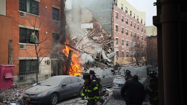 Dois prédios desabaram nesta quarta-feira em Nova York após uma explosão. Há pelo menos dois mortos e dezoito feridos, quatro em estado grave, informa o jornal New York Post (NYP)