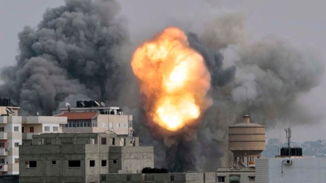 Explosão após ataque israelense na faixa de Gaza