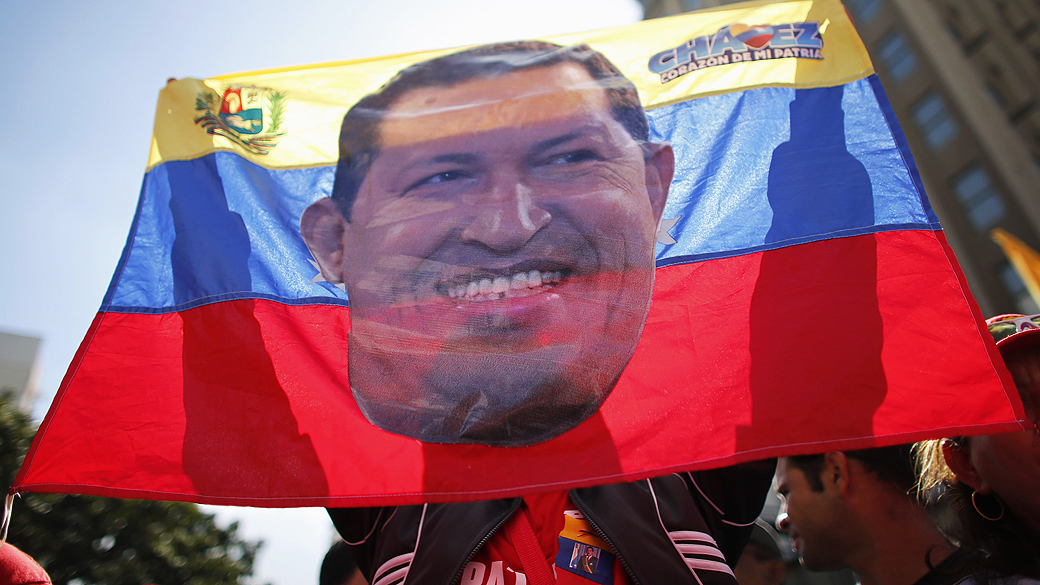 Simpatizantes do presidente Hugo Chávez durante manifestação, em Caracas
