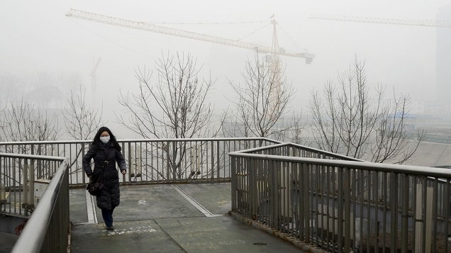Camada de poluição continua sobre Pequim, na China