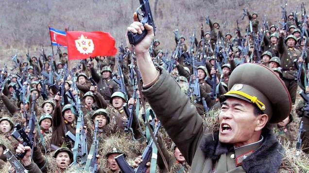 Imagem divulgada pelo governo da Coreia do Norte, juntamente com um comunicado, informa que os soldados estão preparados para o combate contra a Coreia do Sul e Estados Unidos