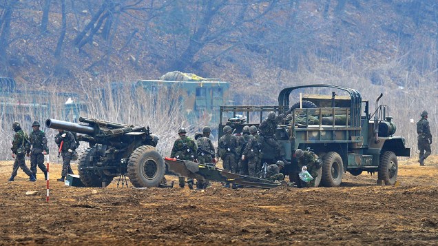 Tropas sul-coreanas participam de exercício militar próximo da fronteira com a Coreia do Norte
