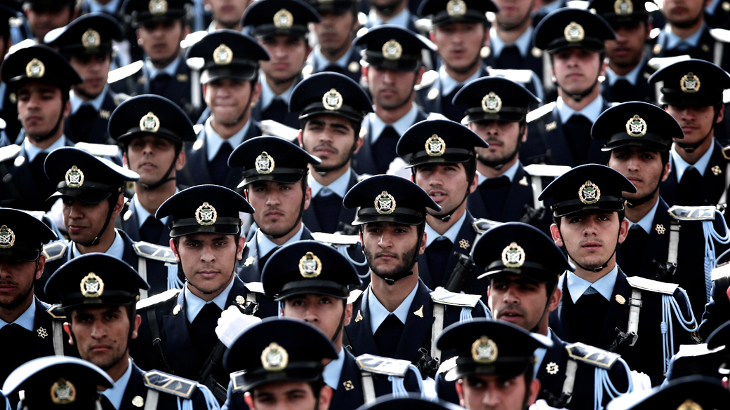 Força Aérea iraniana durante desfile do Dia do Exército, em Teerã, no Irã