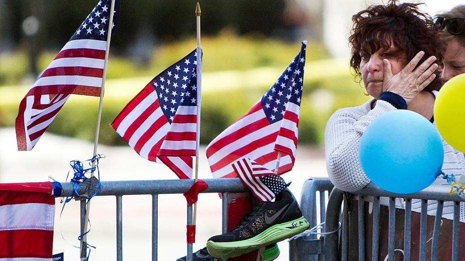 Boston homenageia vítimas de atentado