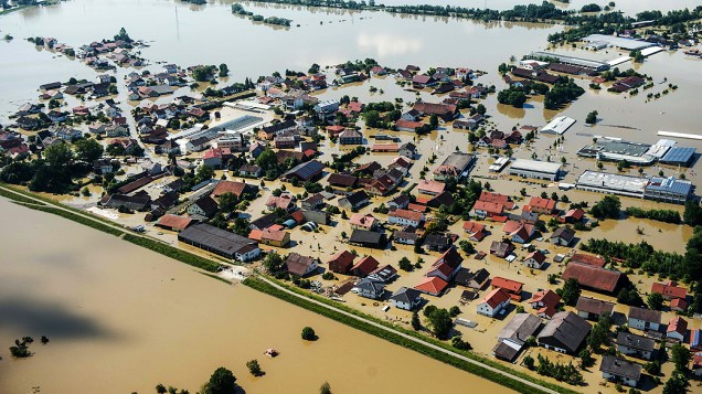 Vista aérea da cidade de Deggendorf, fortes chuvas causaram inundações na Alemanha