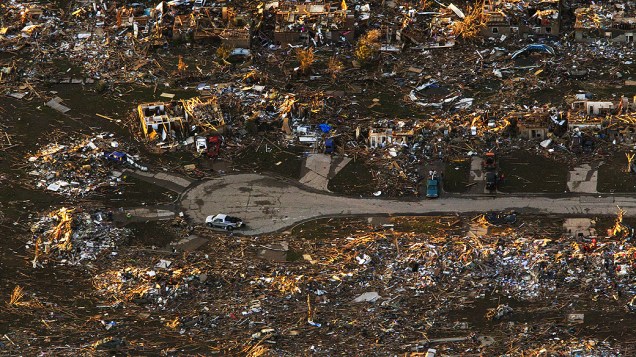 Vista aérea mostra casas destruídas pelo tornado em Moore, Oklahoma