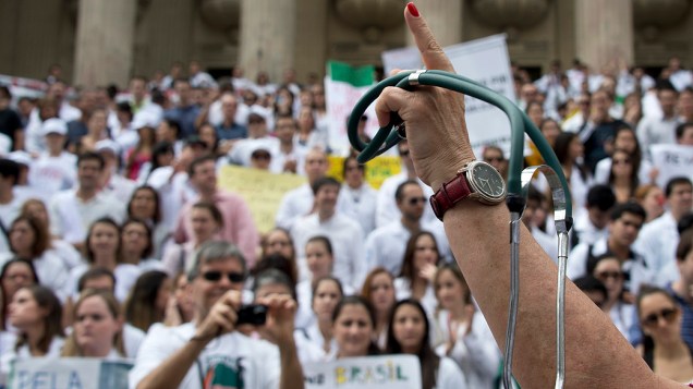 Manifestação nacional de médicos: Profissionais de todo o país protestam nesta quarta-feira contra a importação de médicos estrangeiros