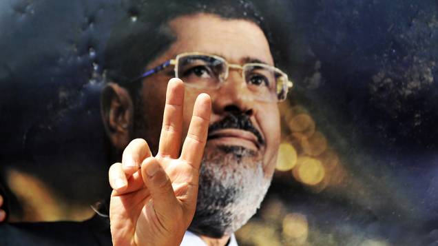 Apoiadores do presidente Mohamed Mursi atendem ao chamado da Irmandade Muçulmana no Dia de Ira, nesta sexta-feira (16)