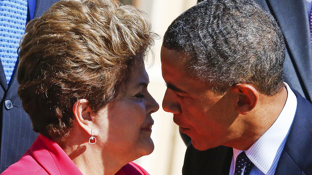 Presidente Barack Obama cumprimenta presidente Dilma Rousseff, em São Petersburgo onde acontece a reunião do G20