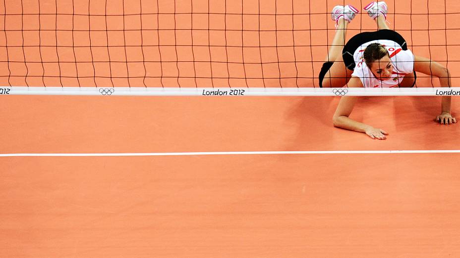 Atleta da Argélia Lydia Oulmou, durante competição de vôlei feminino entre Japão e Argélia