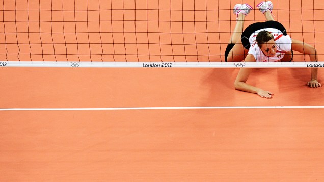 Atleta da Argélia Lydia Oulmou, durante competição de vôlei feminino entre Japão e Argélia