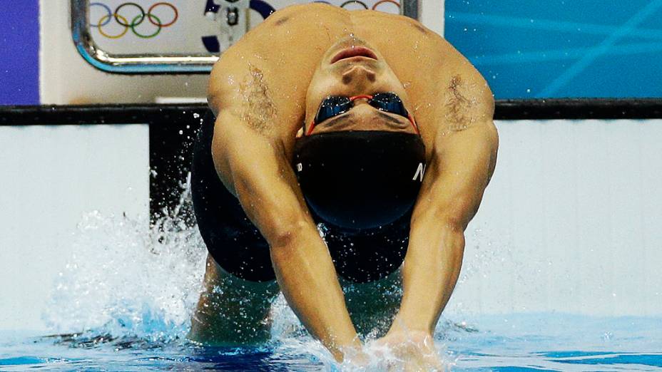 No segundo dia de competições dos Jogos Olímpicos de Londres, os nadadores caíram na piscina em busca de medalhas e recordes, em 29/07/2012