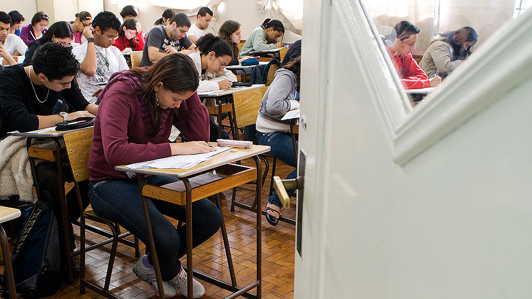 Alunos realizam simulado do Enem