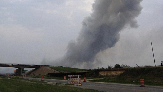 Coluna de fumaça aparece sobre a fábrica de fertilizantes no Texas, nos EUA