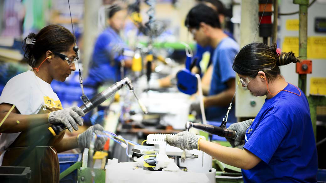 Fabricantes de máquinas e equipamentos estimam um corte de 150 mil pessoas no segundo semestre