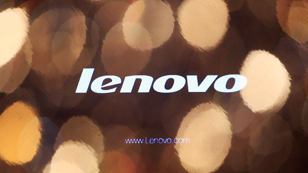 Logo da empresa Lenovo em uma tela de computador