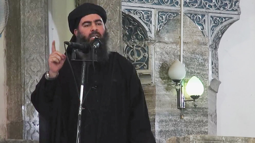 Imagem tirada de um vídeo mostra o líder do Estado Islâmico do Iraque e do Levante, Abu Bakr al Baghdadi