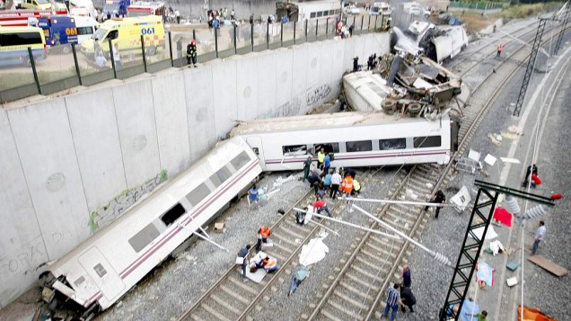 Descarrilamento de trem em Santiago de Compostela, na Espanha