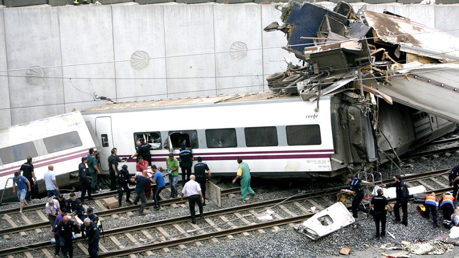 Descarrilamento de trem em Santiago de Compostela, na Espanha