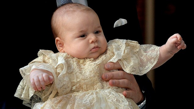 Príncipe George com três meses de idade, na Capela Real no Palácio de St. James, em Londres