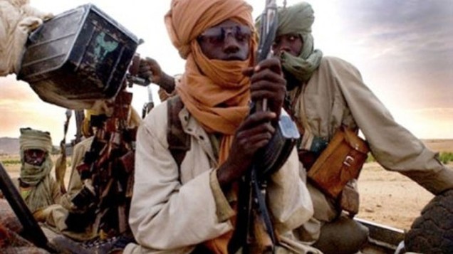 Foto tirada com um celular em 12 de janeiro mostra terroristas islâmicos em Gao, Mali