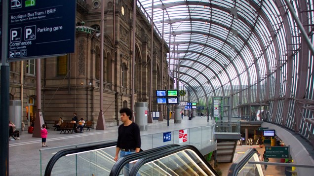 Estação de Estrasburgo, na França. A gigantesca estrutura de vidro foi acrescentada em 2007, como parte de uma renovação arquitetônica