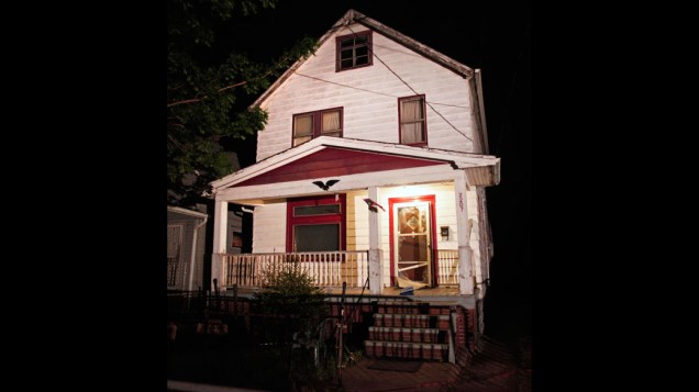 Casa onde três mulheres que tinham desaparecido quando adolescentes há aproximadamente dez anos, e foram encontradas nesta terça em Cleveland, Ohio