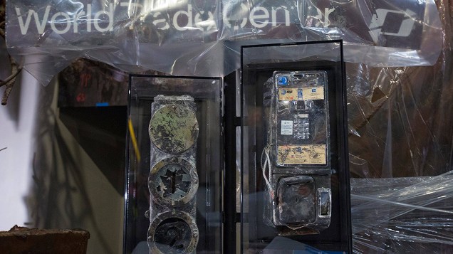 Telefone público danificado após o ataque às torres do World Trade Center estará em exposição no Museum do 11 de setembro, em Nova York