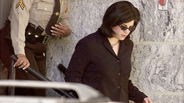 Monica Lewinsky chega ao tribunal do condado de Howard nos Estados Unidos, em 1999