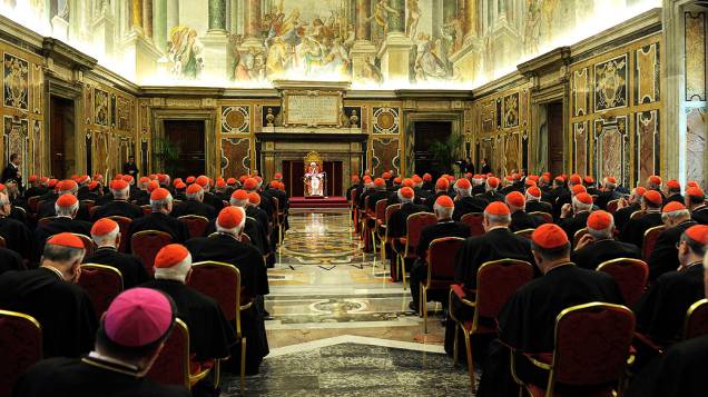 Papa Bento XVI durante a última reunião com os cardeais, no Vaticano