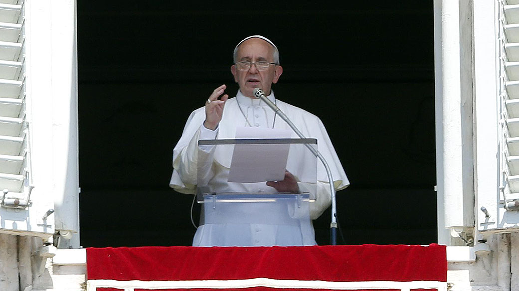 O papa Francisco na janela do palácio do Vaticano